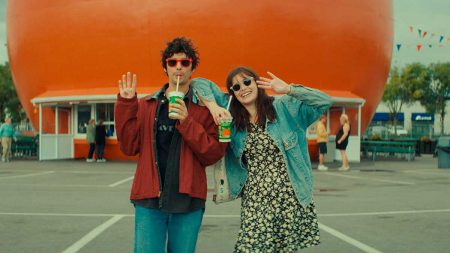 Crítica de Mile End Kicks: Un viaje al indie sleaze desde una mirada femenina Mile End Kicks, película de Chandler Levack