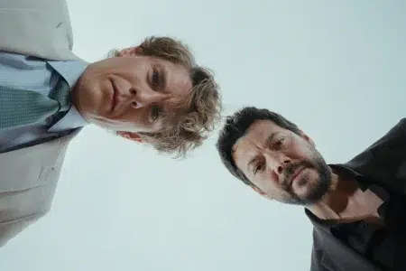 Netflix anuncia la serie de Nueve reinas con Álvaro Morte y Patrick Criado Álvaro Morte y Patrick Criado en la primera imagen de Nueve reinas