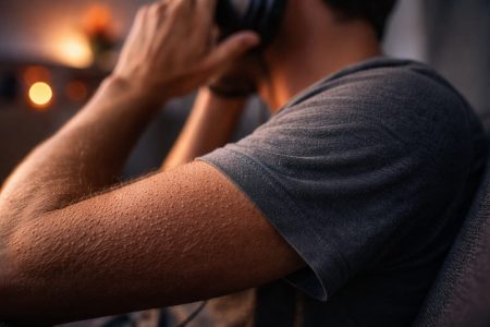Por qué algunas personas experimentan "piel de gallina" al escuchar música piel de gallina