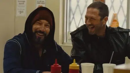 Jon Bernthal como Mikey y Ebon Moss-Bachrach como Richie en el episodio especial Gary de The Bear