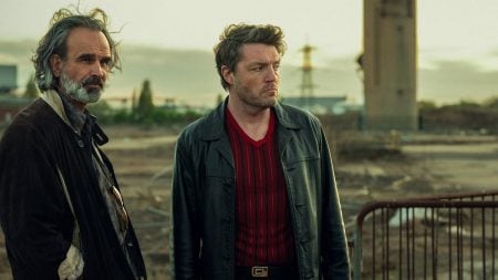 Qué ver en Netflix: 4 series policiales nuevas Tom Burke en Leyendas (2026)