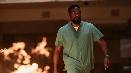 La nueva versión de Hombre en llamas es furor en Netflix: De qué trata y quiénes actúan Yahya Abdul-Mateen ll en una escena de la serie Hombre en llamas.