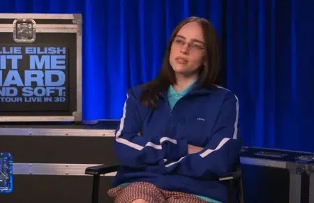 Billie Eilish defiende el uso de celulares en los shows Billie Eilish de brazos cruzados