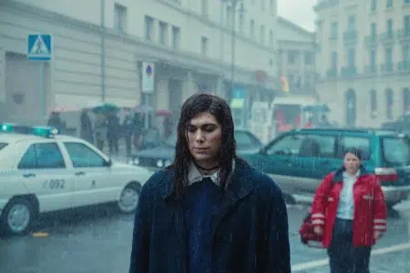 Mi querida señorita, la película sobre identidad que llegó a Netflix y es furor Elisabeth Martínez como Adela en Mi querida señorita
