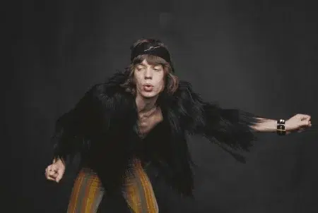 La canción que "inició la psicodelia miserable" según Mick Jagger Mick Jagger posando para Michael Ochs