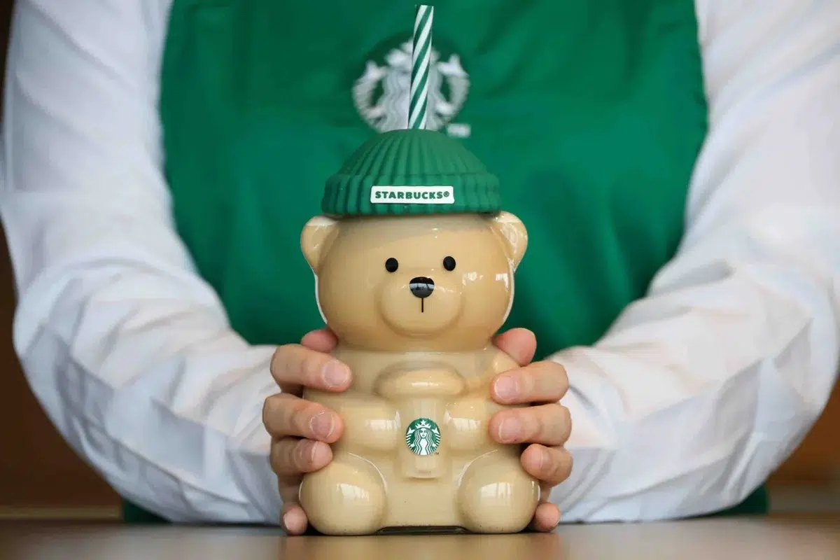 Los vasos en forma de oso que son furor en Starbucks
