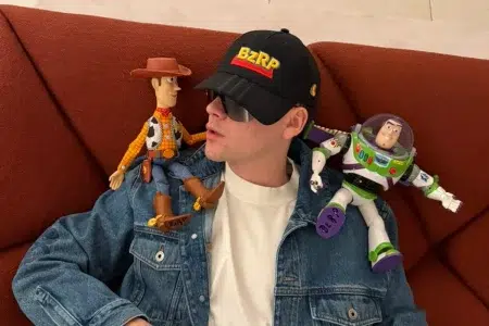 Bizarrap se suma a Toy Story 5 Bizarrap