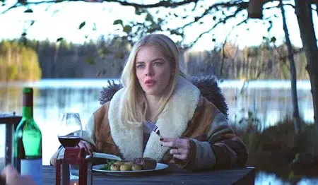 Qué ver en Prime Video: 5 películas nuevas Samara Weaving en Sobre tu cadáver (2026)