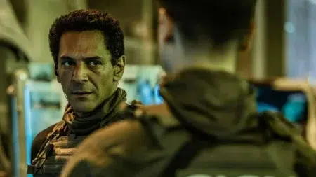 6 series ideales para maratonear este fin de semana en Netflix Tomer Sisley en GIGN: Unidad de élite