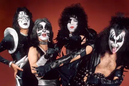 El disco que Kiss lanzó como último recurso y terminó siendo un éxito Kiss
