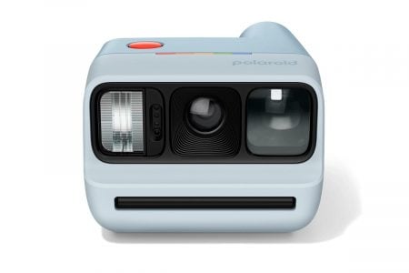 Con una campaña contra la IA, Polaroid lanzó una nueva cámara para conectar con lo analógico Polaroid Go Generation 3