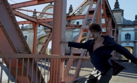 The Rolling Stones filmaron un visualizer en Buenos Aires para Foreign Tongues "Divine Intervention", canción que cuenta con un visualizer filmado en Buenos Aires