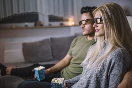 El anzuelo de la pantalla chica: Tres ficciones que imponen la maratón obligatoria desde su escena de apertura