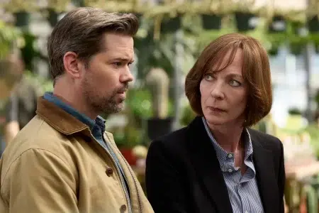 Andrew Rannells y Allison Janney? en Te extraño, te amo (2026)
