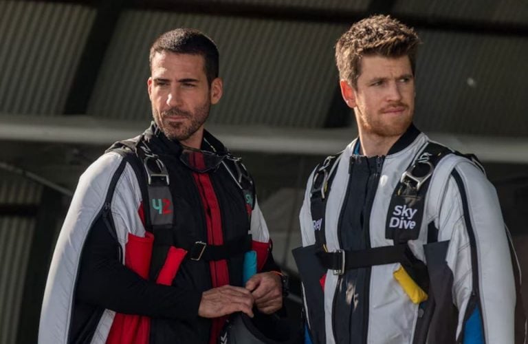 Miguel Ángel Silvestre y Miguel Bernardeau en La fiera (2026)