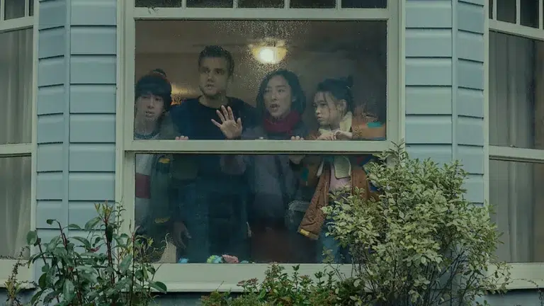Los protagonistas de La última casa (2026) de Louis Leterrier