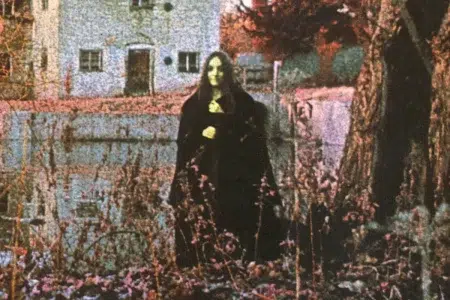 La mujer que apareció en la tapa de Black Sabbath presentó una ópera rock