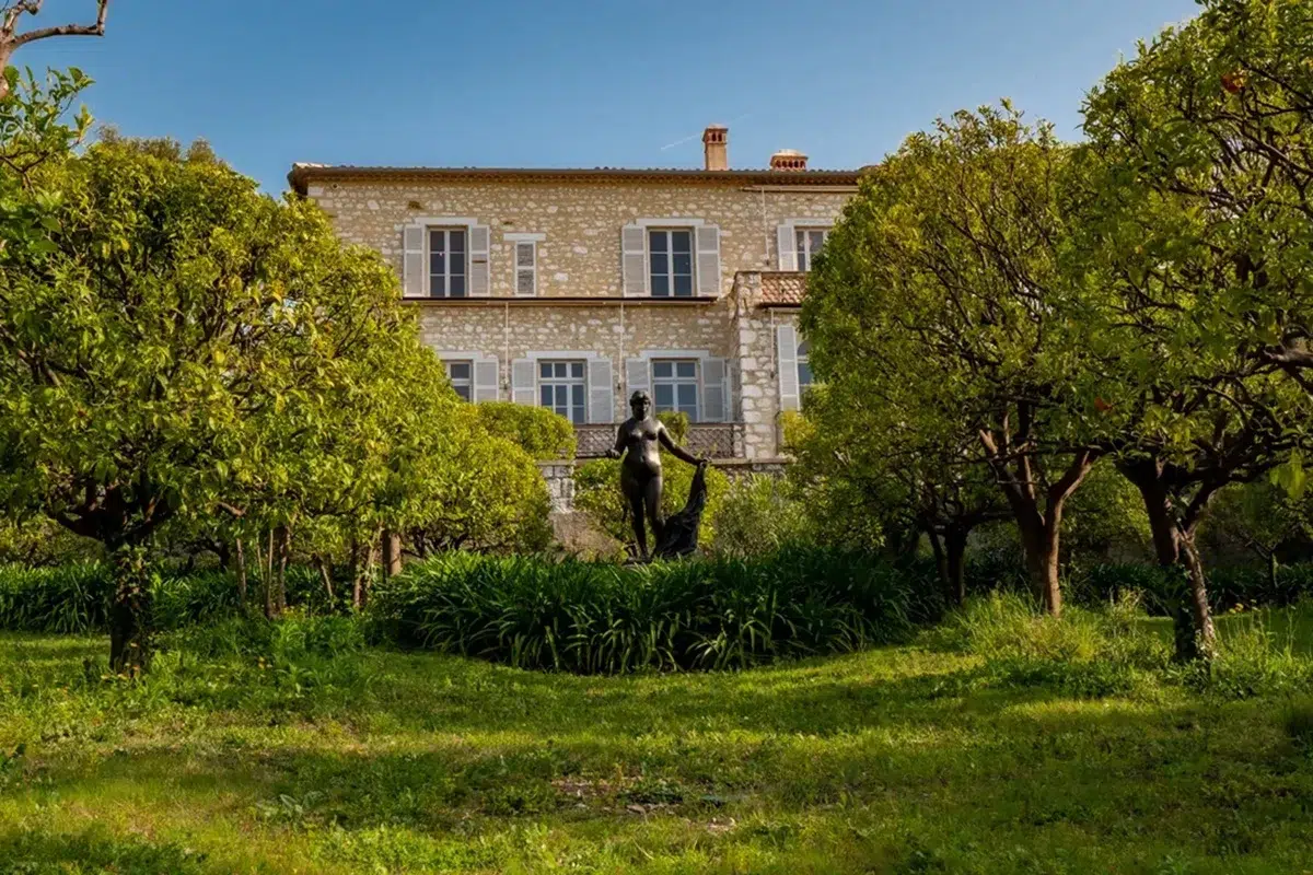 Robo en un museo de Francia: Intentaron llevarse cuatro obras y abandonaron dos Museum Renoir de Cagnes-sur-Mer