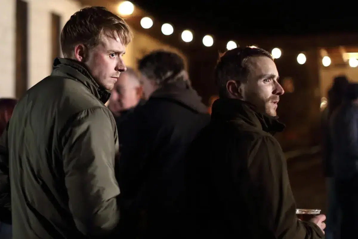 Jack Lowden y Martin McCann en Calibre (2018)