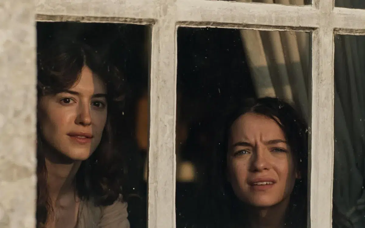 Esmé Creed-Miles y Daisy Edgar-Jones en Sensatez y Sentimiento (2026)