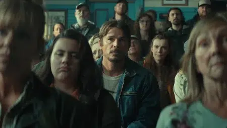 Josh Hartnett en Bajo la superficie (2026)