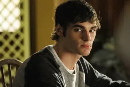 Murió R.J. Mitte, actor de Breaking Bad: Las despedidas de sus compañeros R.J. Mitte en Breaking Bad (2008)